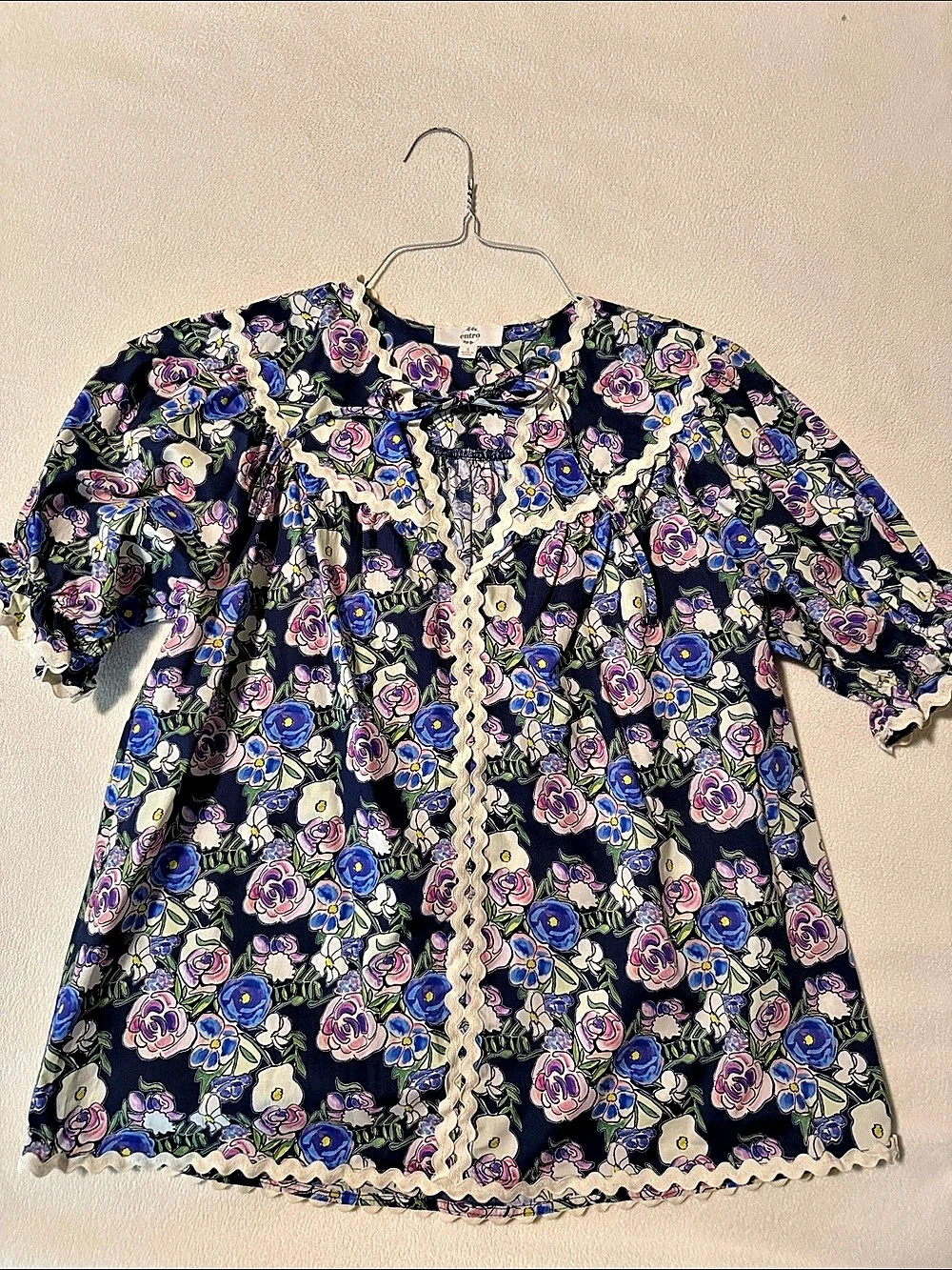 entro Floral Blouse in Blue & Purple Size Small Like New